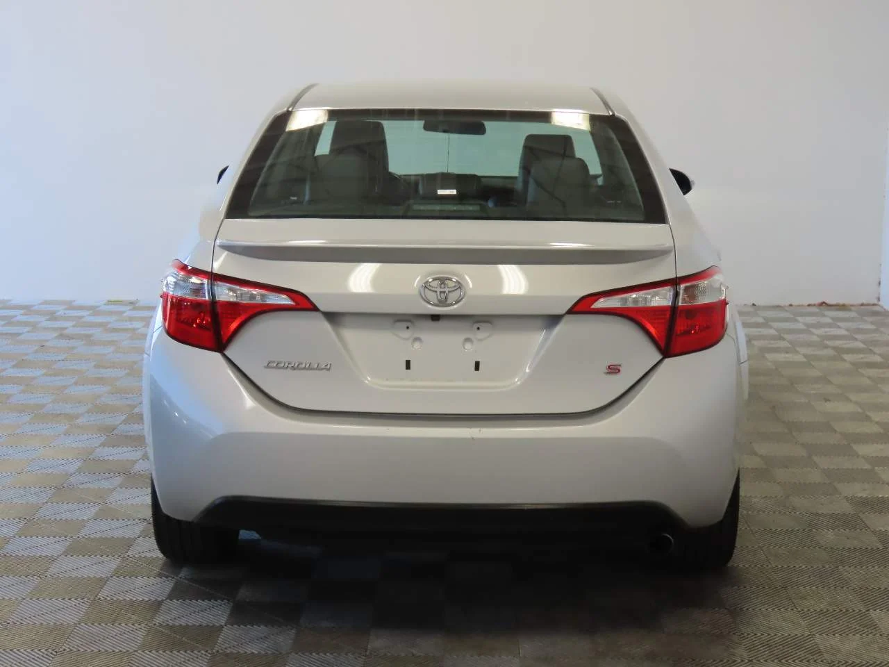 Used 2016 Classic Silver Metallic Toyota S Plus image 4