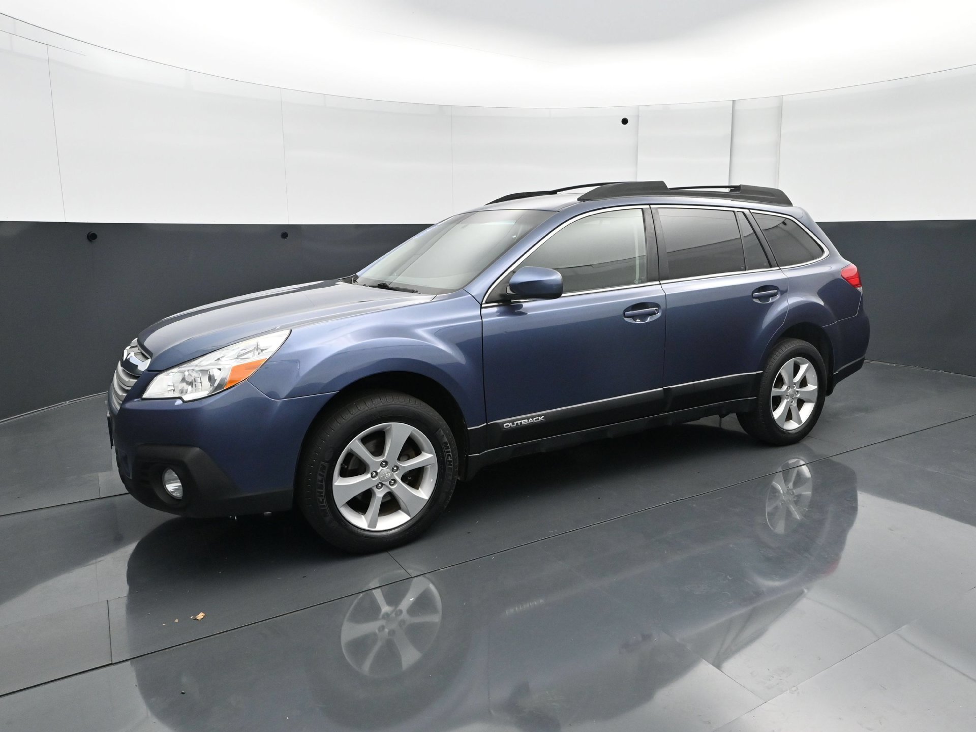 Used 2013 Subaru Outback Premium with VIN 4S4BRBCC9D3230703 for sale in South Saint Paul, Minnesota