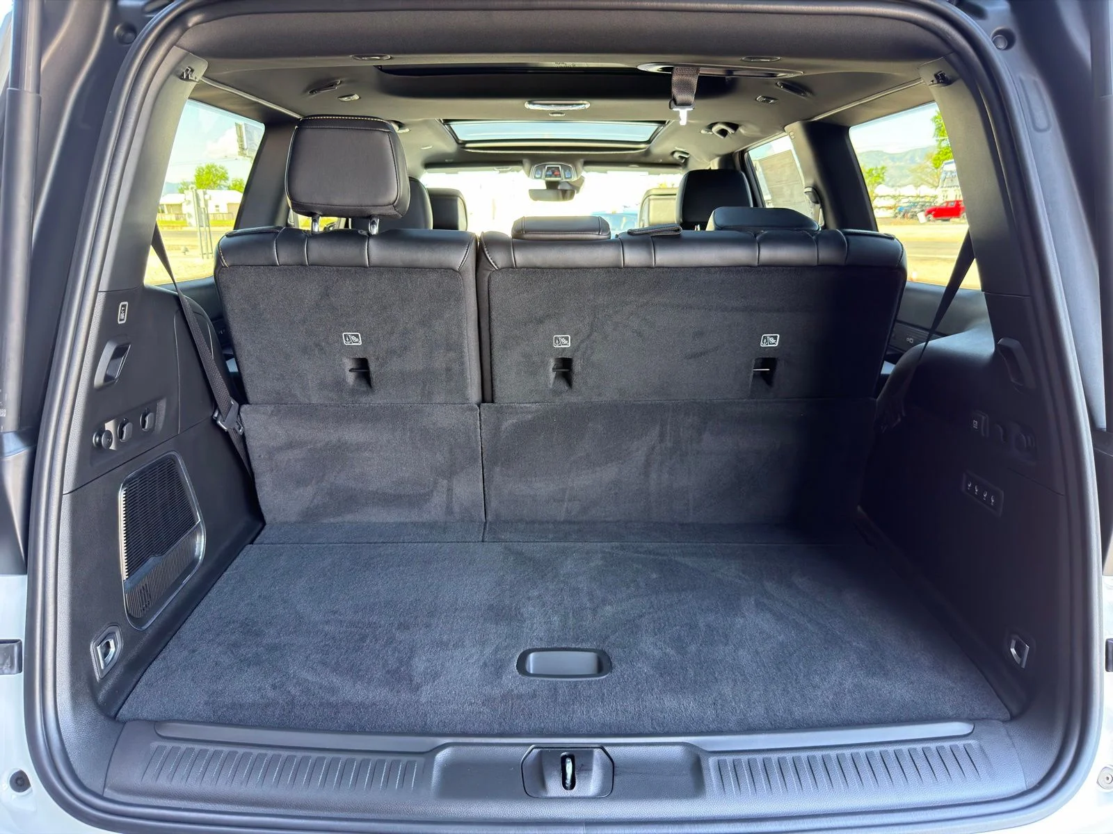New 2026 Bright White Clearcoat Jeep 85th Anniversary Edition image 9