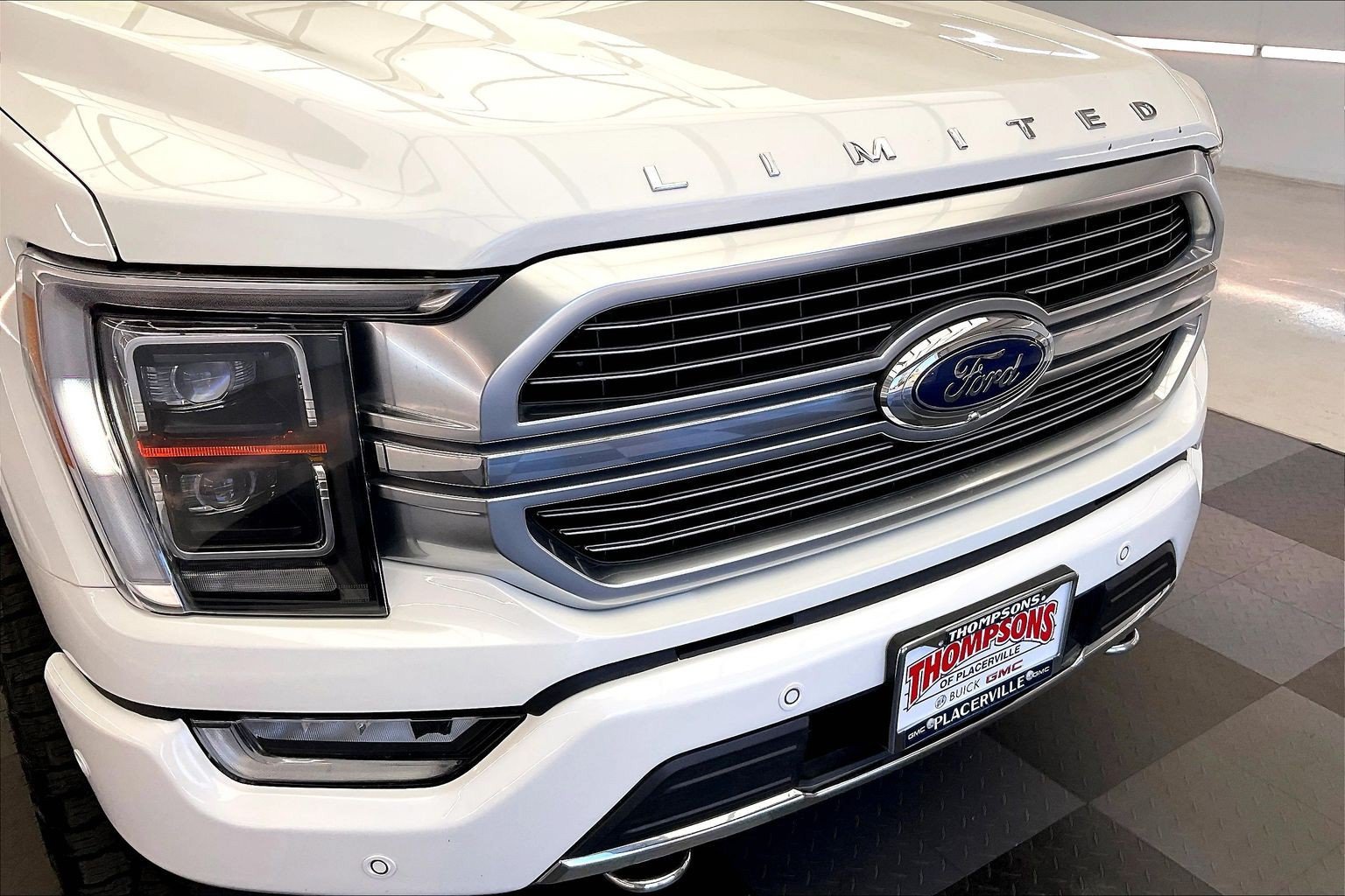 Used 2021 White Ford Limited image 30