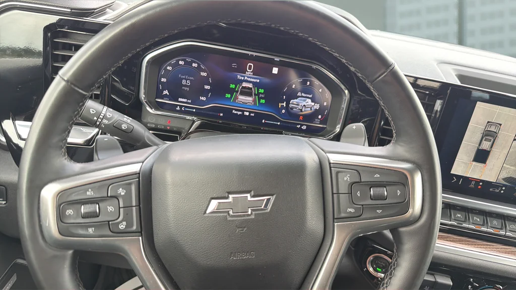 Used 2025 Gray Chevrolet RST image 27
