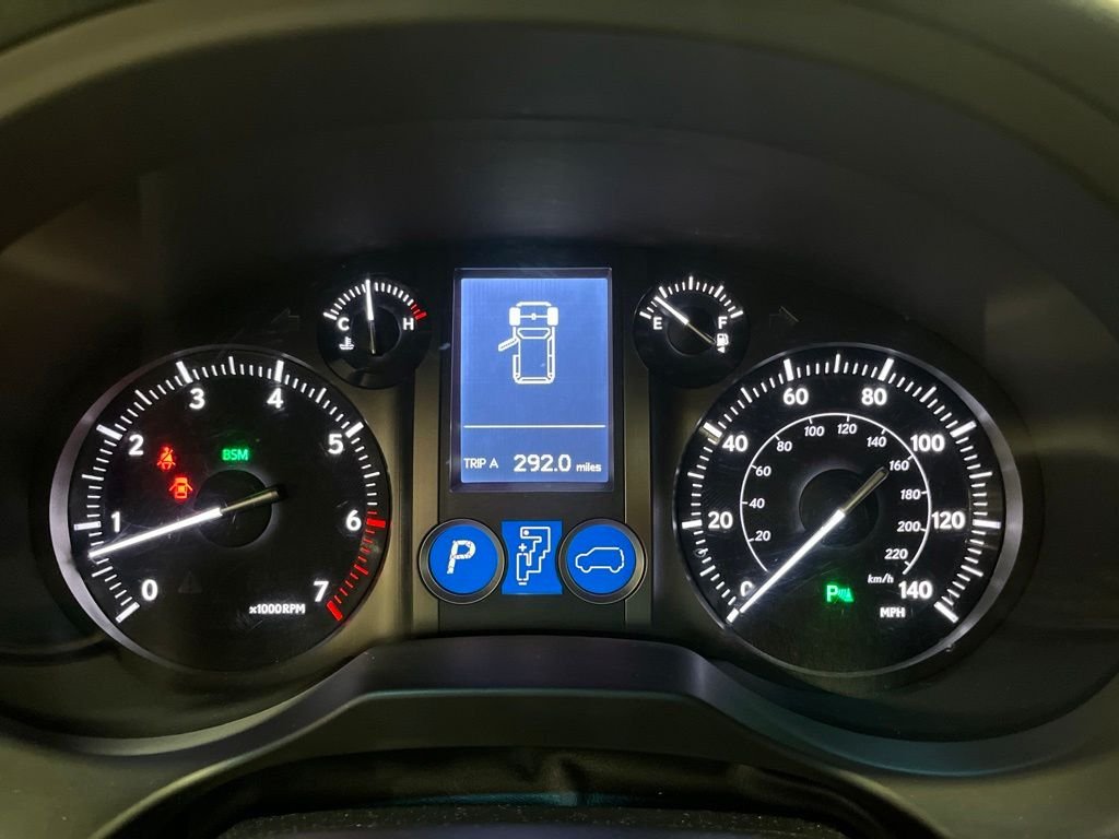 Used 2019 Starfire Pearl Lexus 460 image 22