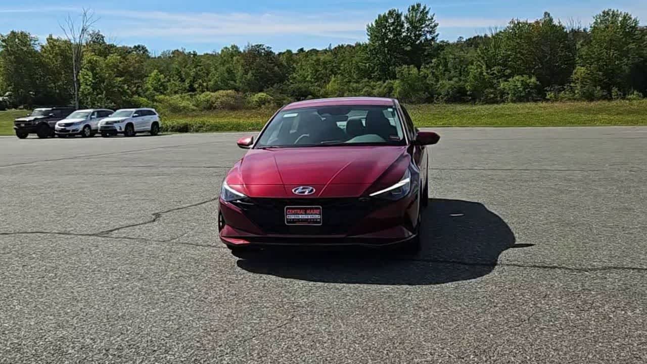 Used 2023 Ultimate Red Hyundai SEL image 3