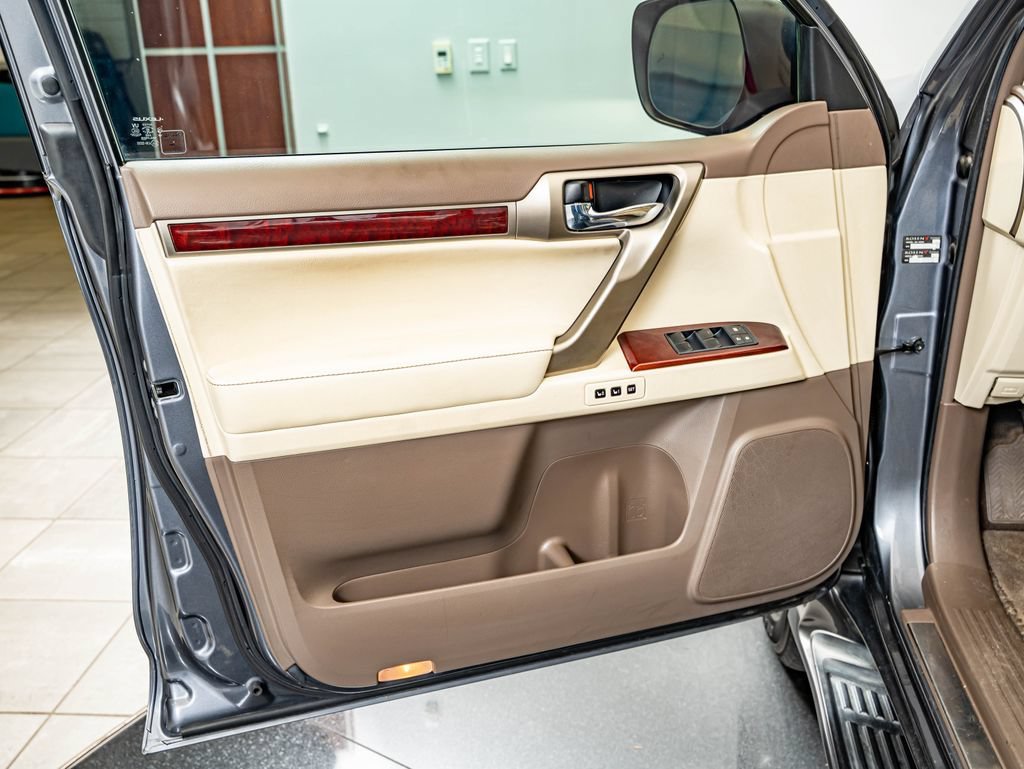 Used 2016 Nebula Gray Pearl Lexus 460 image 19