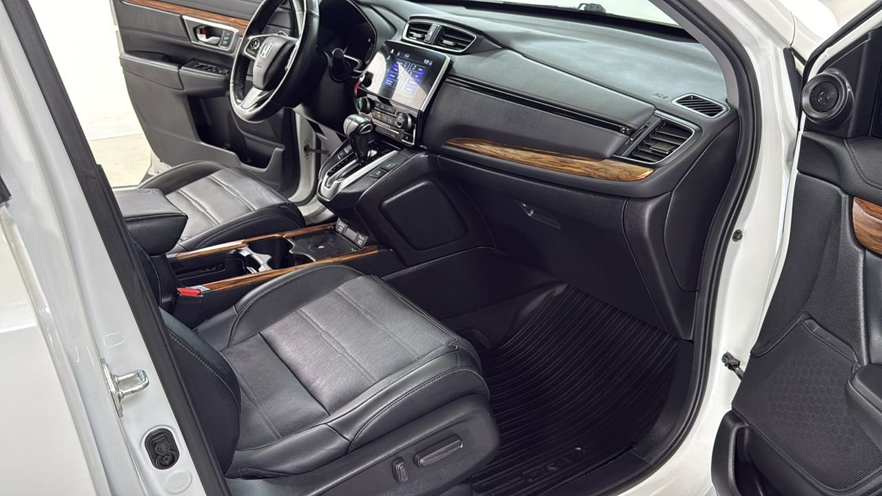 Used 2021 White Honda Touring image 18