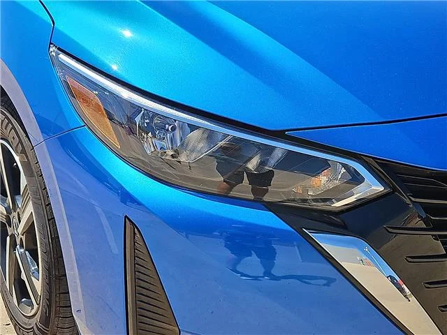 Used 2025 Electric Blue Metallic Nissan SV image 5