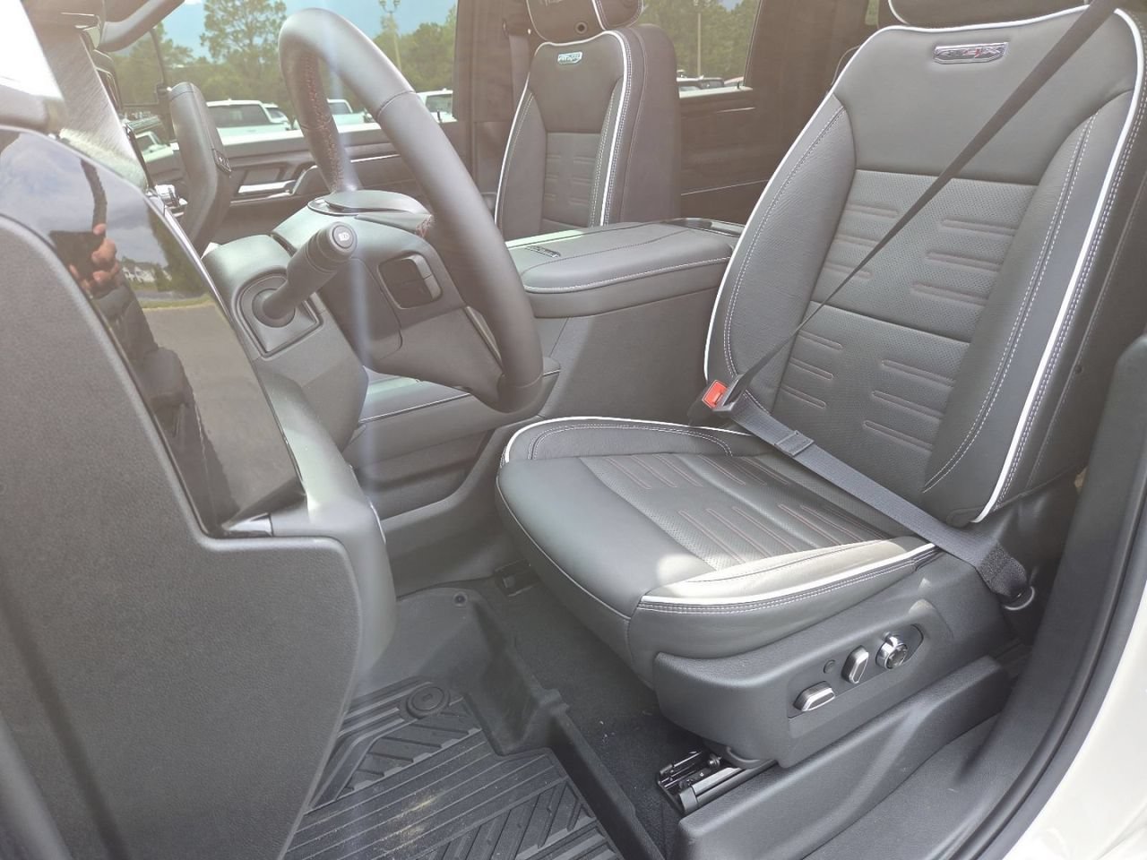 2026 GMC Sierra 2500HD AT4X - Photo 30