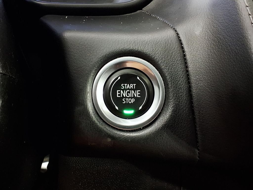 Used 2023 Gray Chevrolet LT image 17