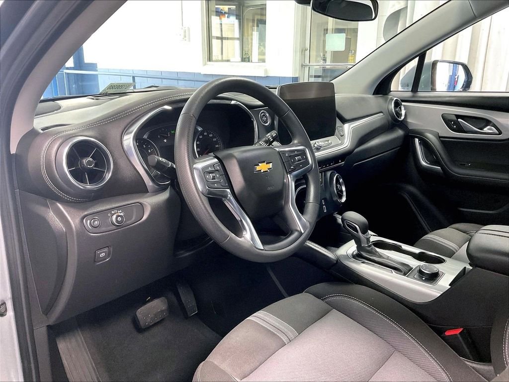Used 2025 Gray Chevrolet LT image 8