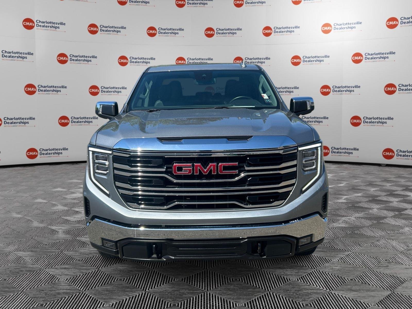 Used 2025 Sterling Metallic GMC SLT image 8