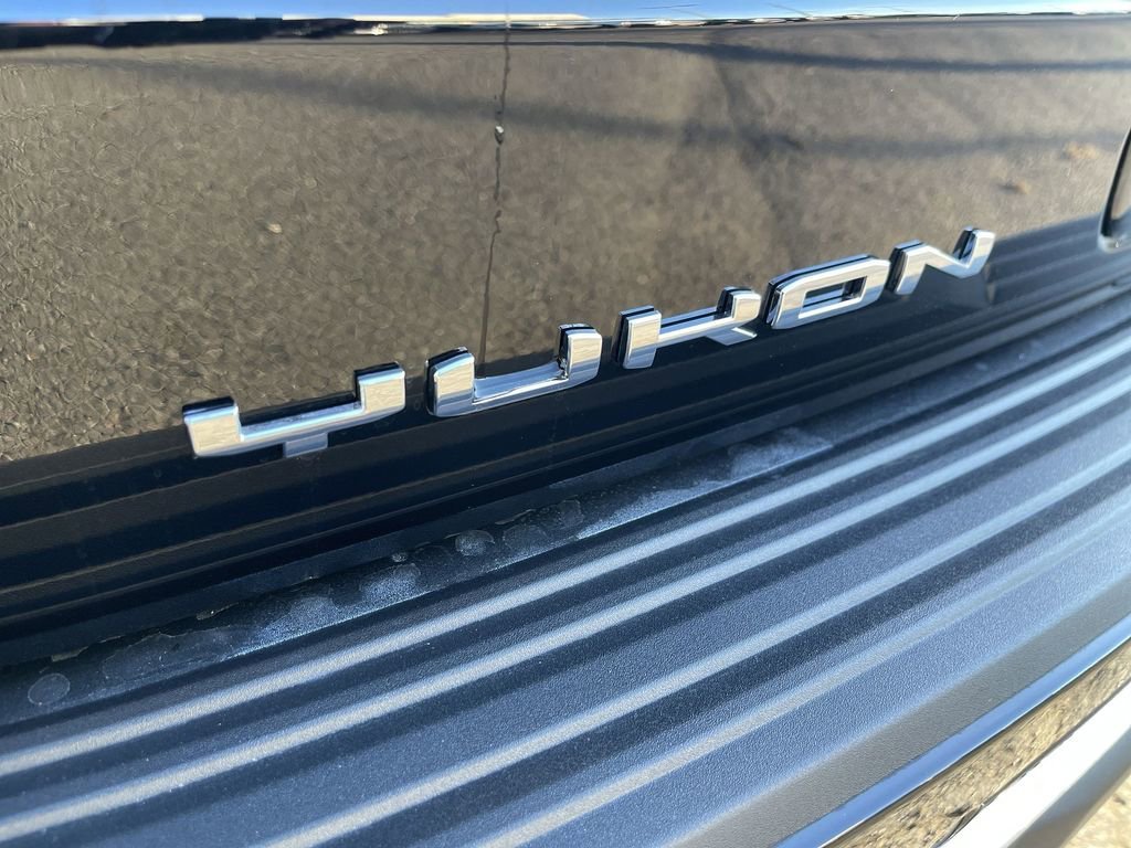 New 2026 Onyx Black GMC Elevation image 32