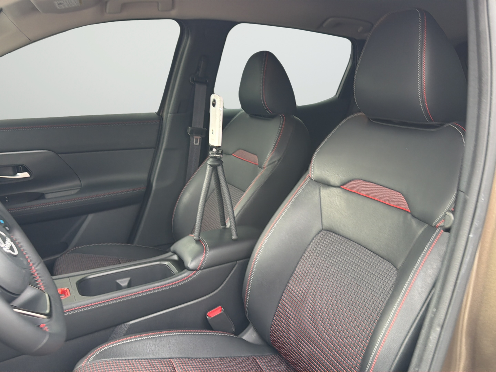 Certified Used 2025 Brown Nissan SR image 31