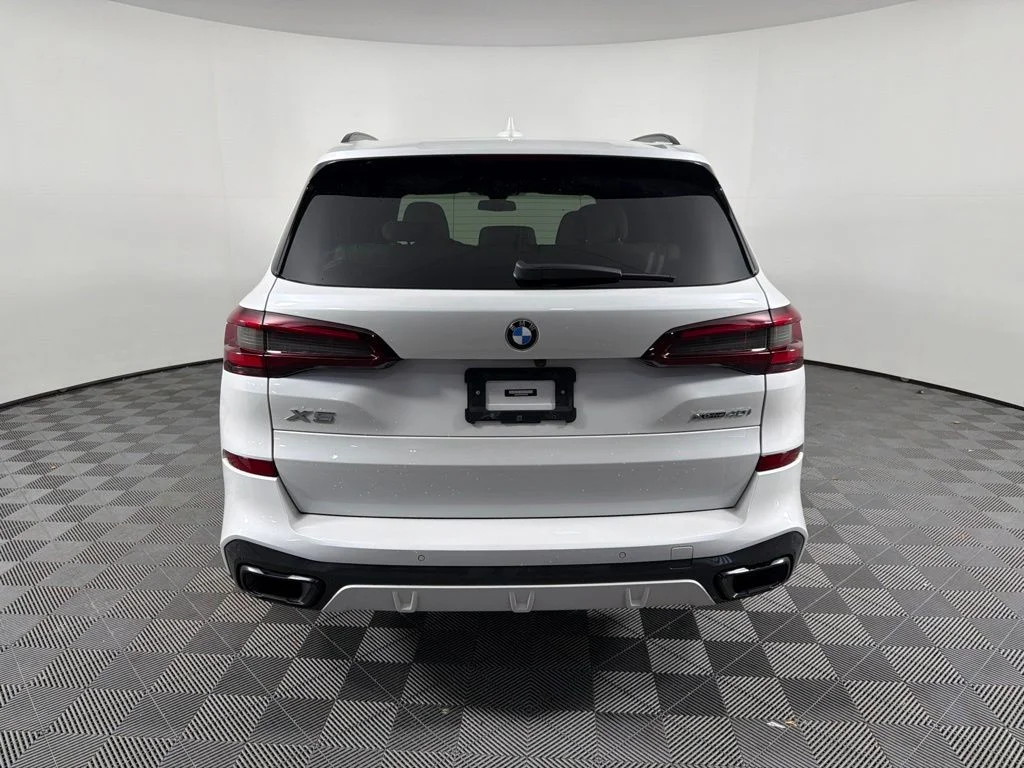 Used 2022 Mineral White Metallic BMW xDrive40i image 6