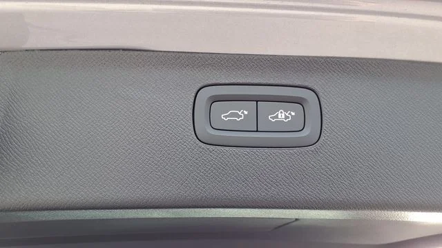 New 2026 Aurora Silver Volvo Core image 12