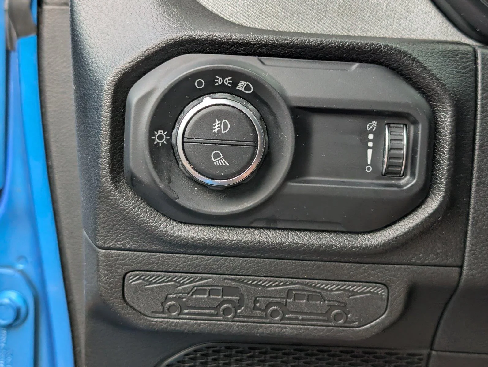 Used 2024 Hydro Blue Pearlcoat Jeep Sport image 29