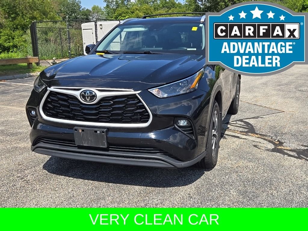 Used 2024 Black Toyota XLE image 4