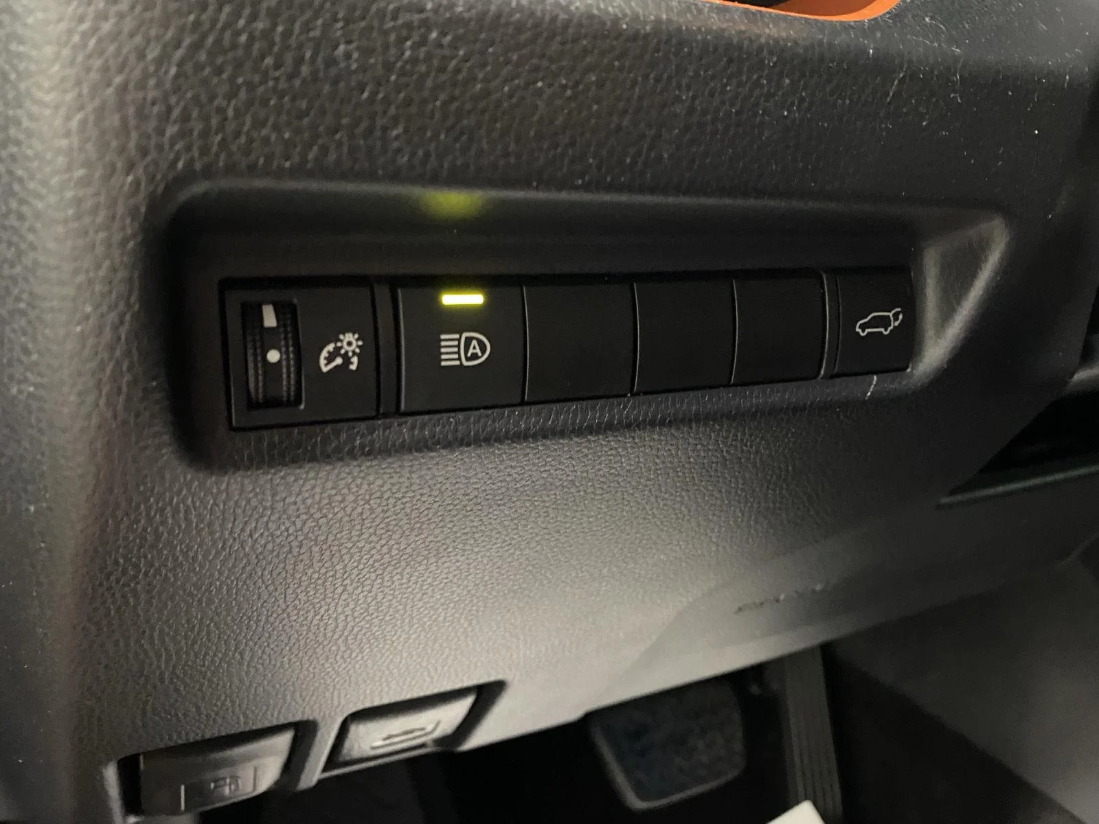 Used 2019 Ruby Flare Pearl Toyota Adventure image 19