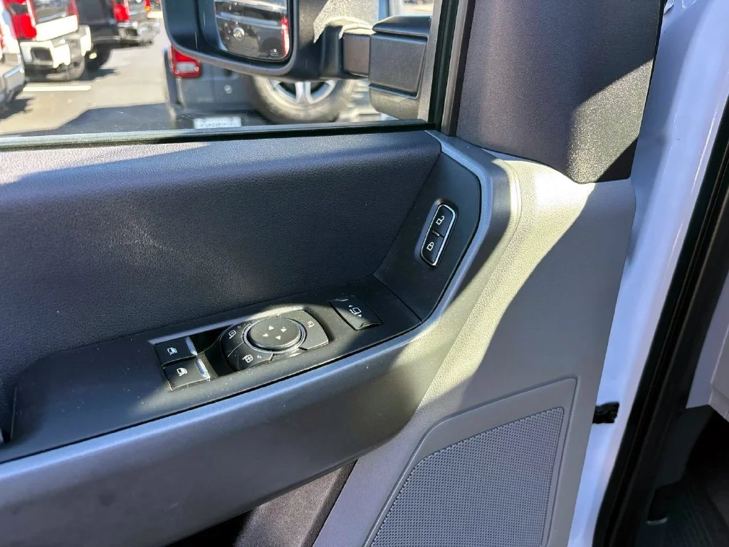 Used 2024 Oxford White Ford XLT image 15