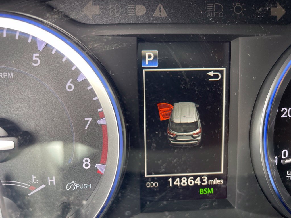 Used 2017 White Toyota SE image 3
