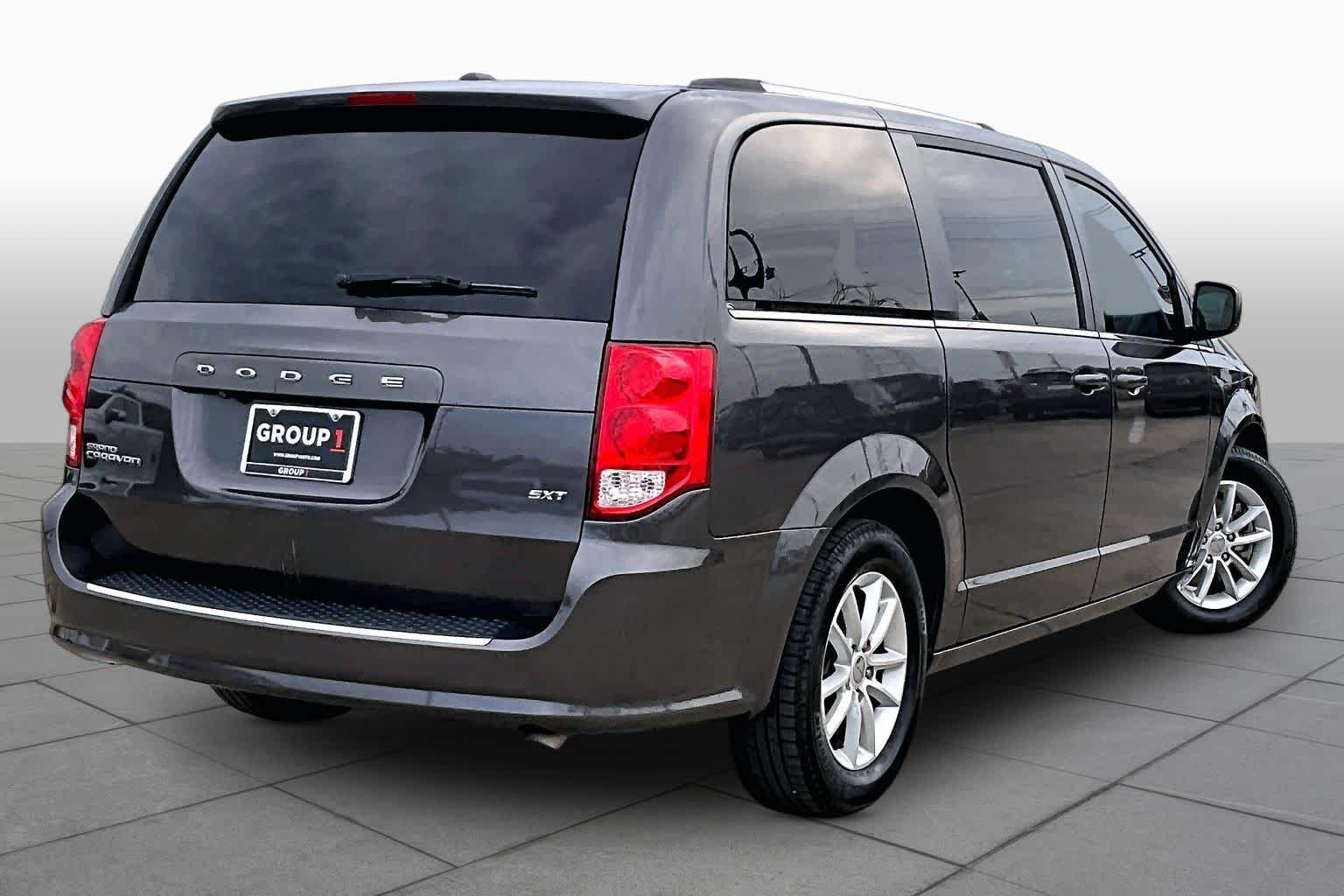 Used 2020 Granite Pearlcoat Dodge SXT image 13