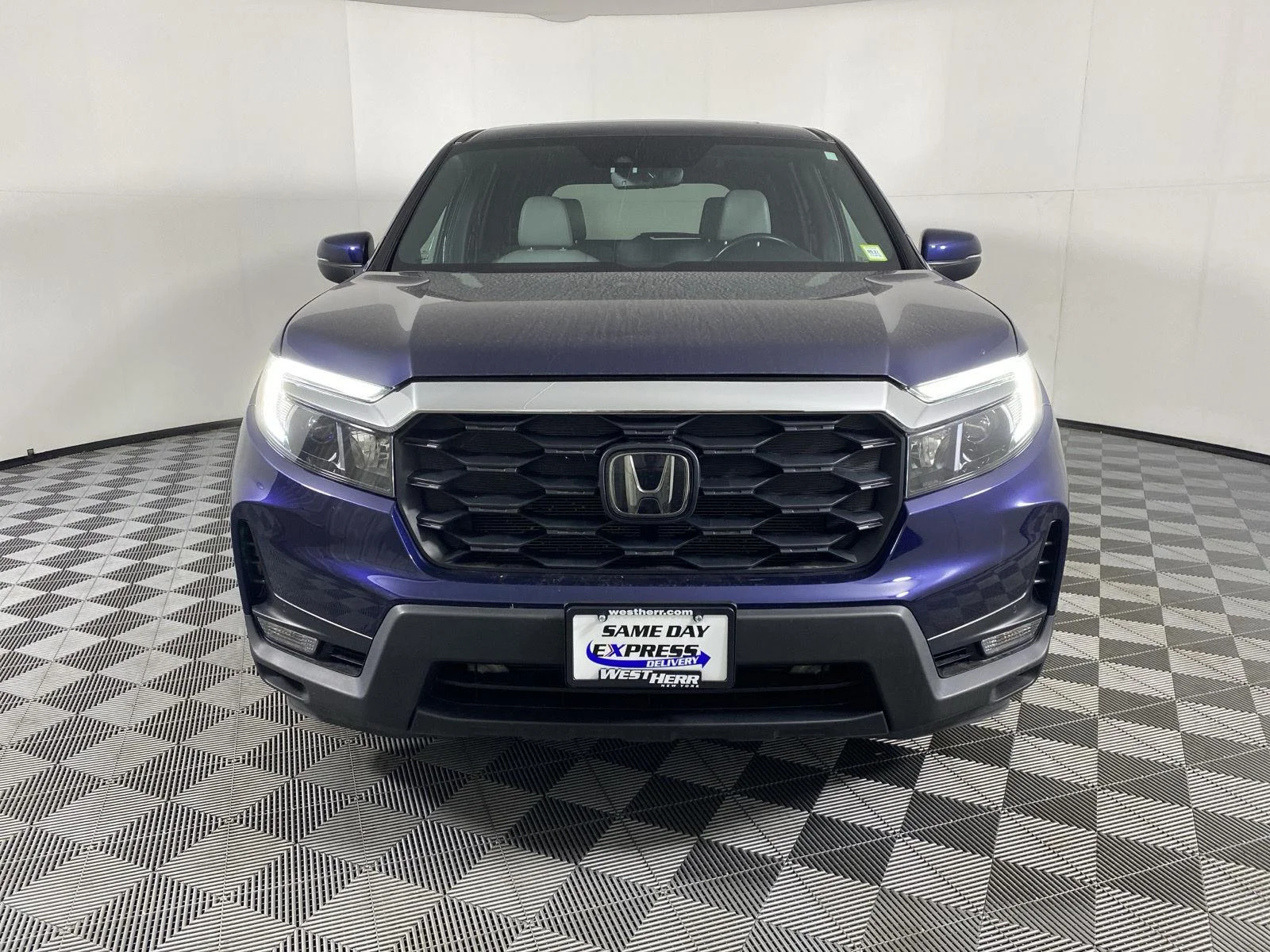 Used 2023 Obsidian Blue Pearl Honda EX-L image 2