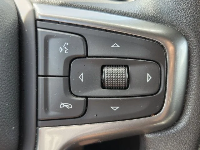 Used 2022 Red Chevrolet Custom image 22