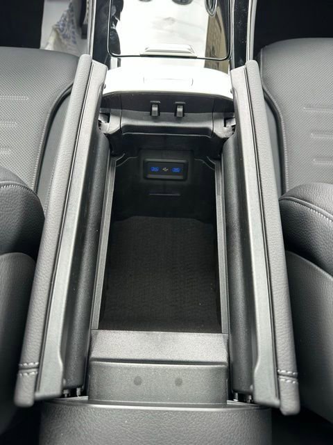 New 2026 MANUFAKTUR exclusive graphite grey magno Mercedes-Benz GLC 300 image 73