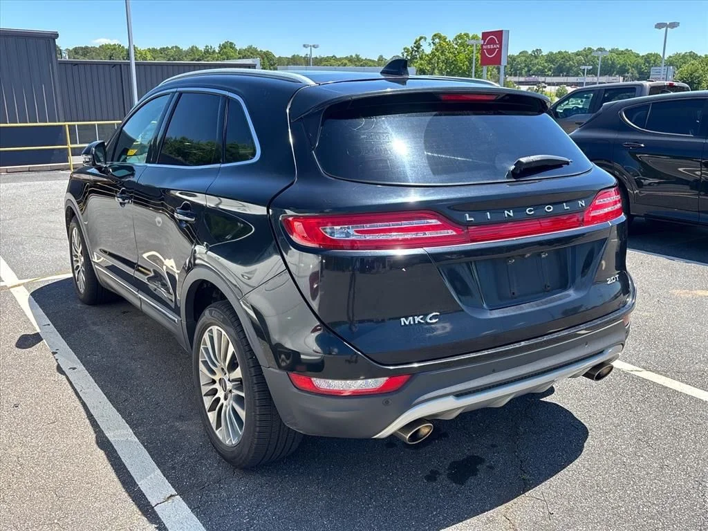 Used 2017 Black Lincoln Reserve image 14