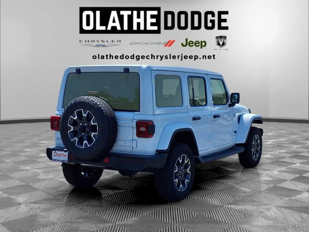 New 2026 Bright White Clear-Coat Exterior Paint Jeep Sahara image 28