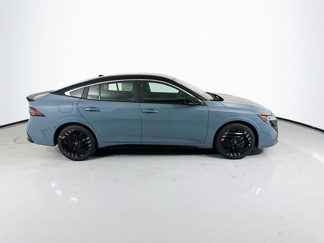 New 2026 Atlantic Gray Metallic / Super Black Two-tone Nissan SR image 9