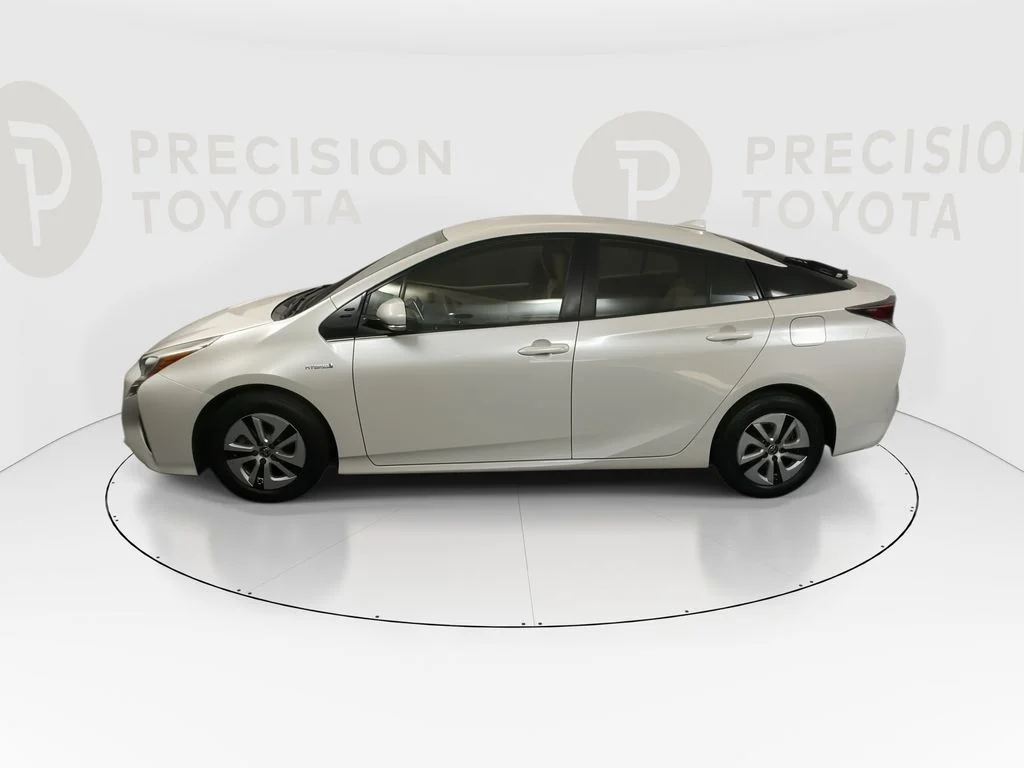 Used 2016 Blizzard Pearl Toyota Three image 12