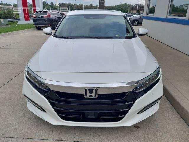 Used 2019 Platinum White Pearl Honda Touring image 4