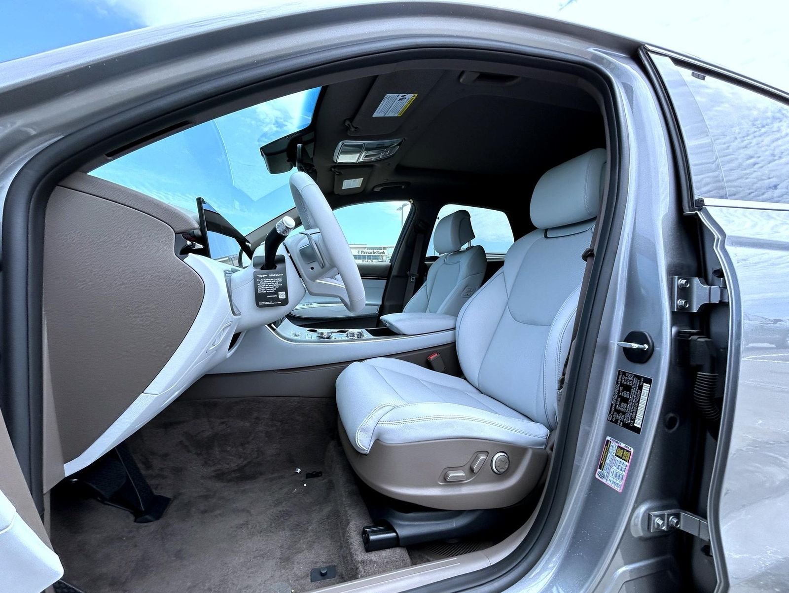 New 2026 Silver Genesis 2.5T Advanced image 10