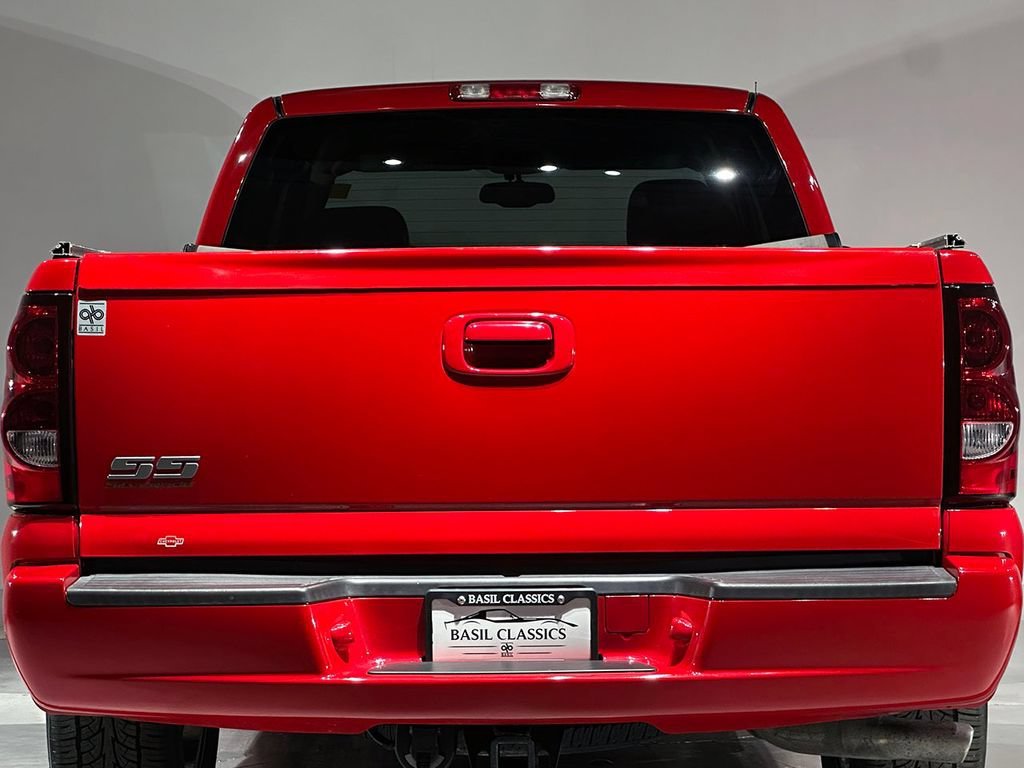 Used 2004 Victory Red Chevrolet NA image 32