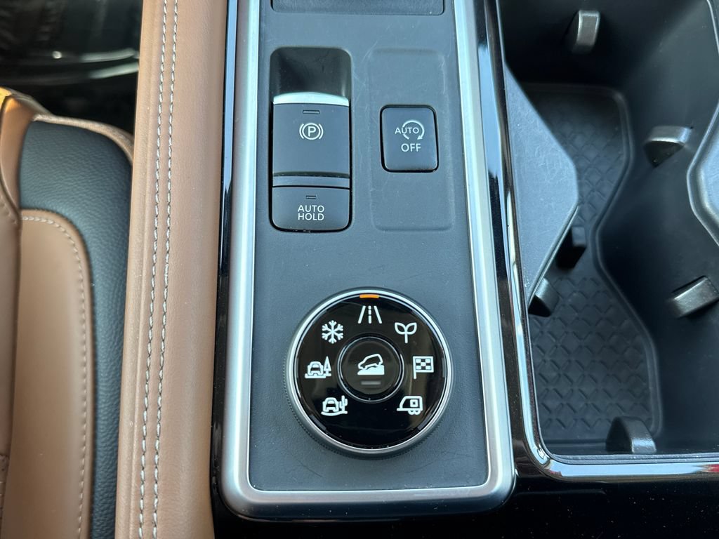 2025 Nissan Pathfinder Platinum - Photo 30