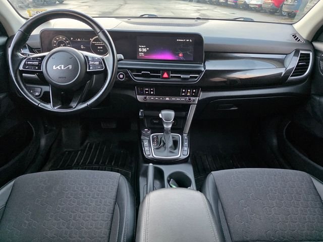 Used 2024 Green Kia S image 23