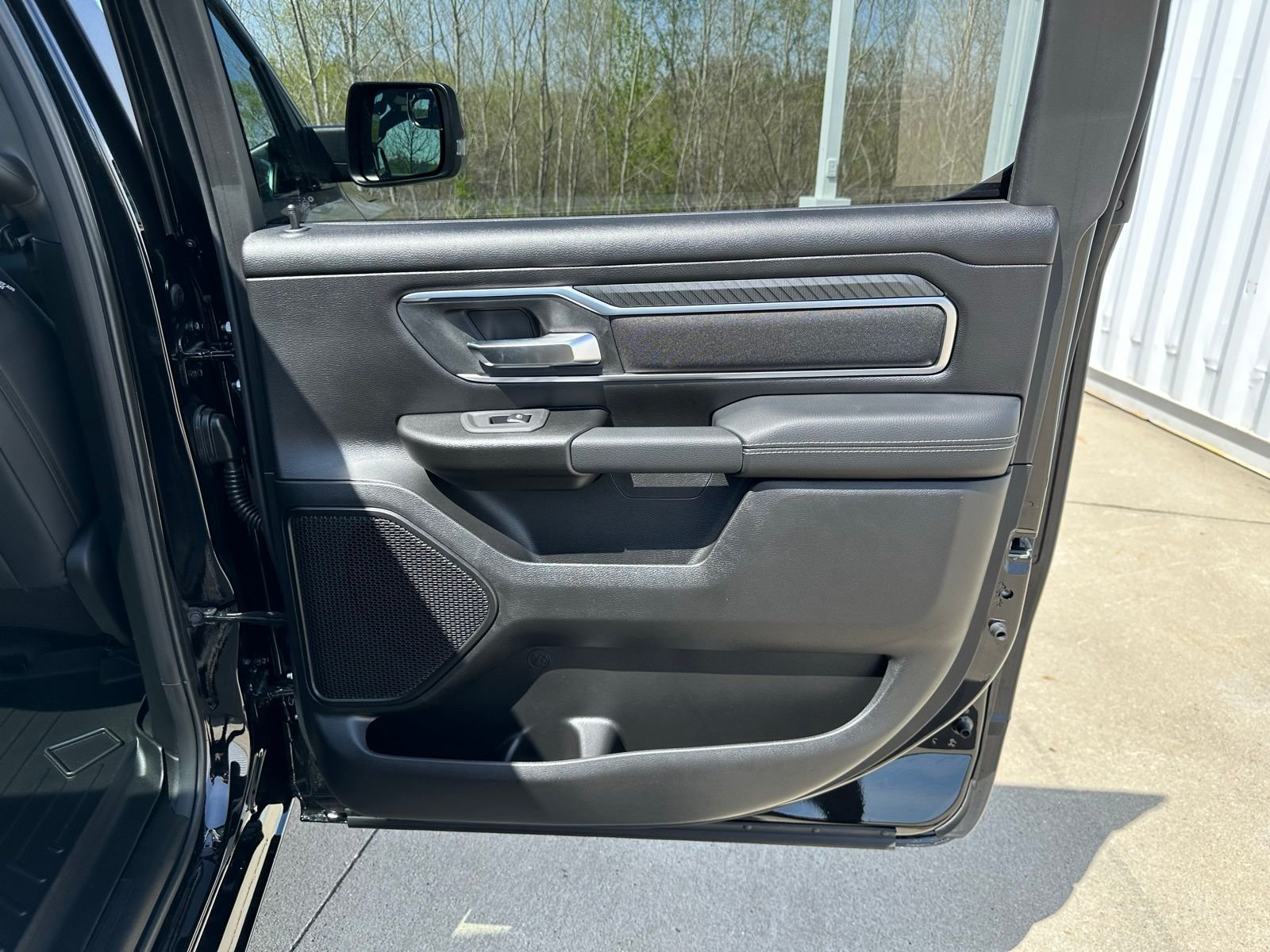 New 2026 Diamond Black Crystal Pearl-Coat Exterior Paint RAM Big Horn/Lone Star image 22