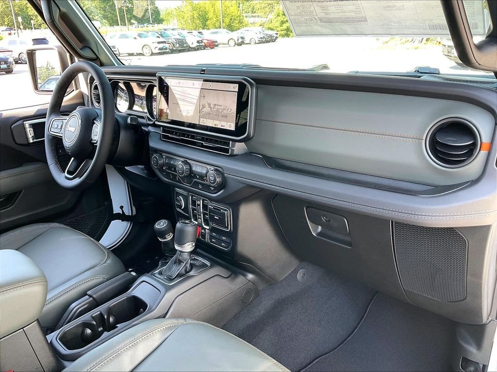 New 2026 Bright White Clearcoat Jeep Mojave image 9