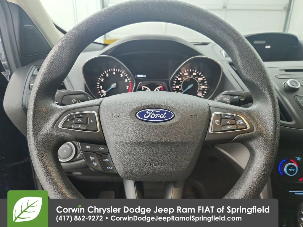 Used 2018 Blue Ford SE image 22