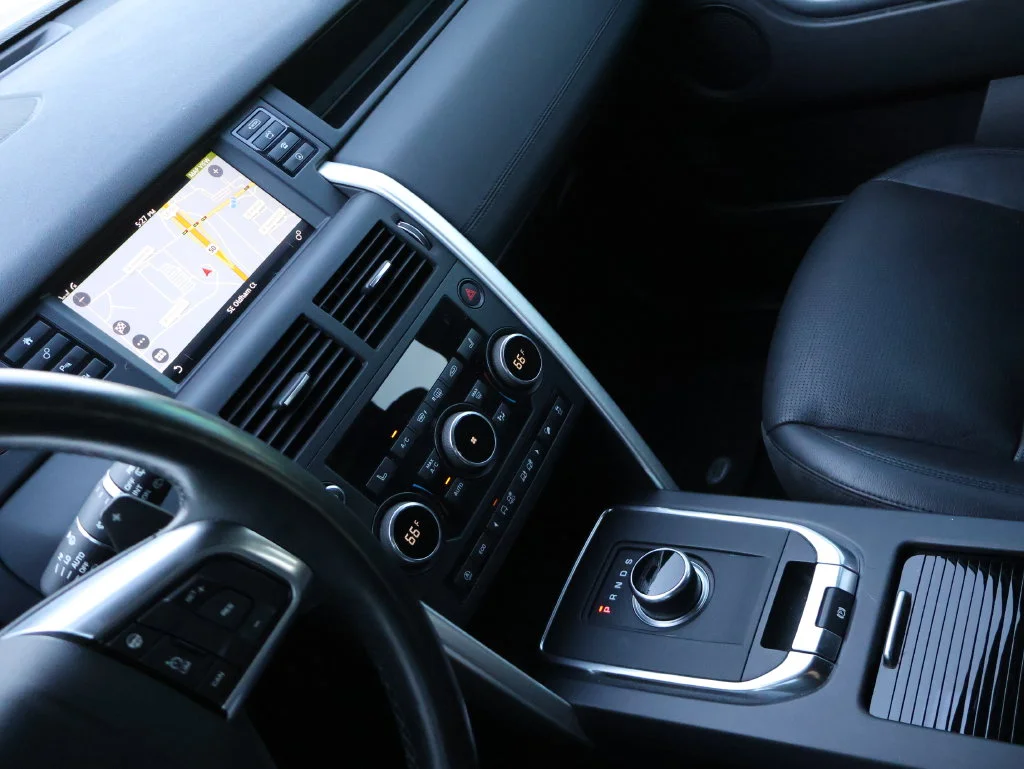 Used 2019  Land Rover  image 21