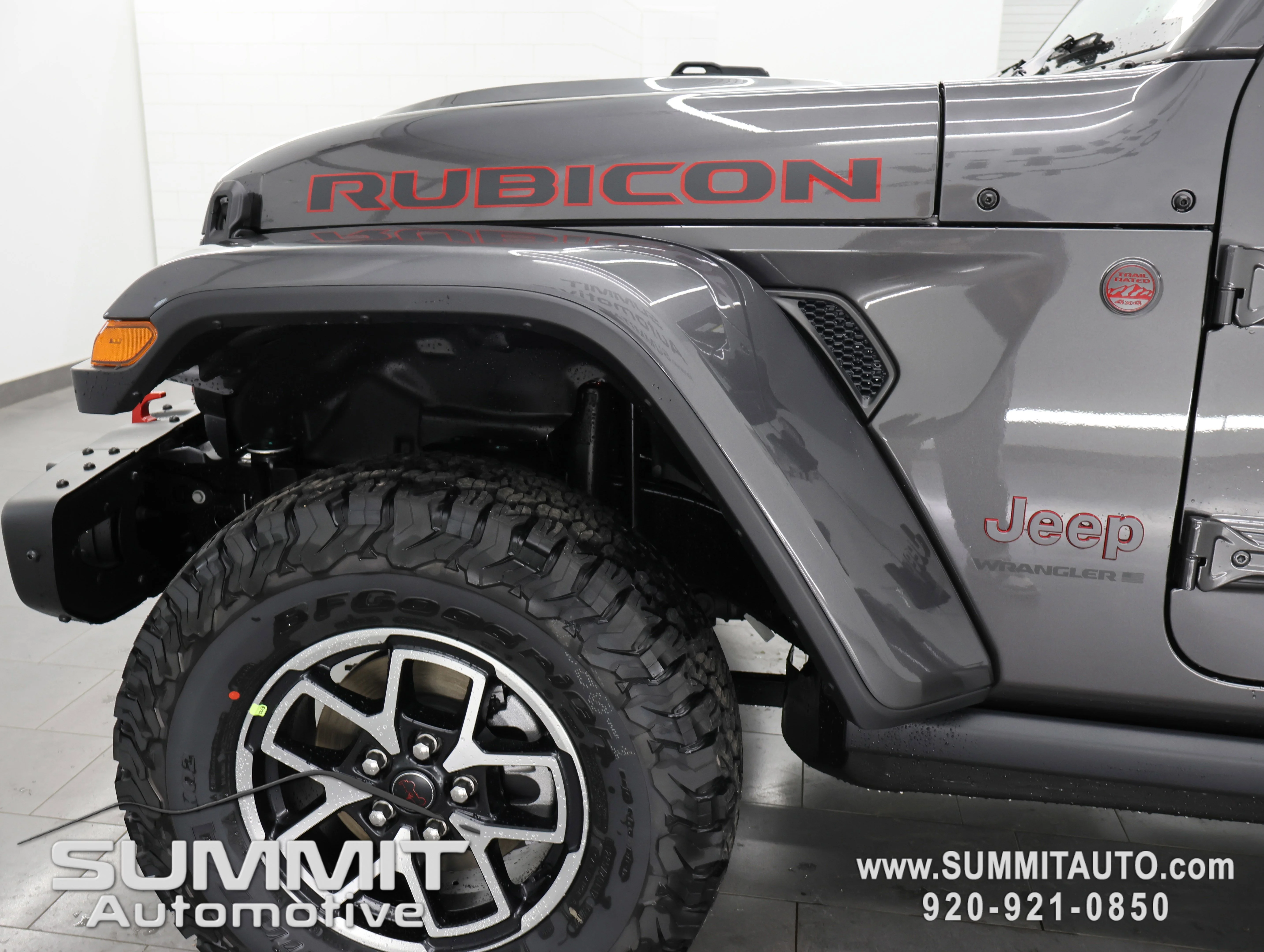 New 2026 Granite Crystal Metallic Clear-Coat Exterior Paint Jeep Rubicon image 31