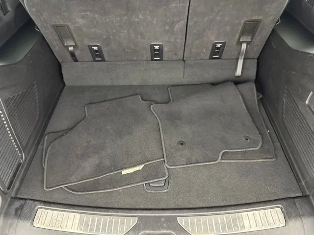 Used 2025 Gray Chevrolet Z71 image 31