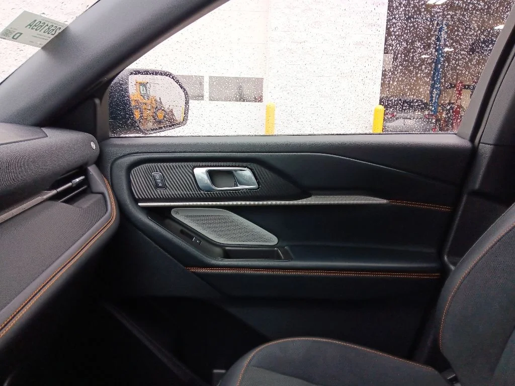 Used 2026 Agate Black Metallic Ford Tremor image 28