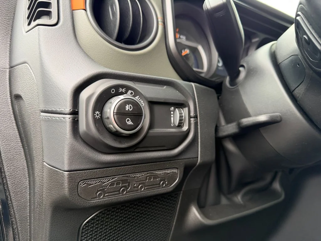 New 2026 Black Clear-Coat Exterior Paint Jeep Mojave image 18