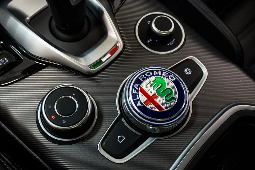 Used 2022 White Alfa Romeo Veloce image 30