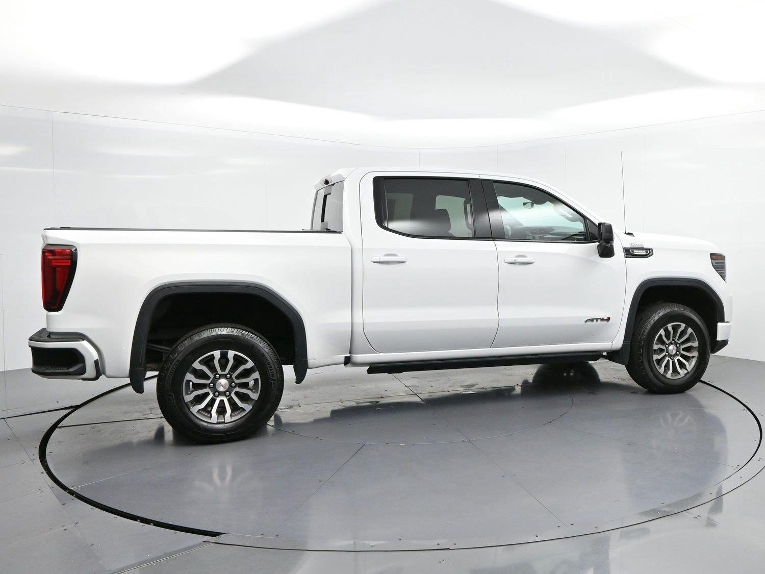 Used 2023 SUMMIT WHITE GMC AT4 image 8