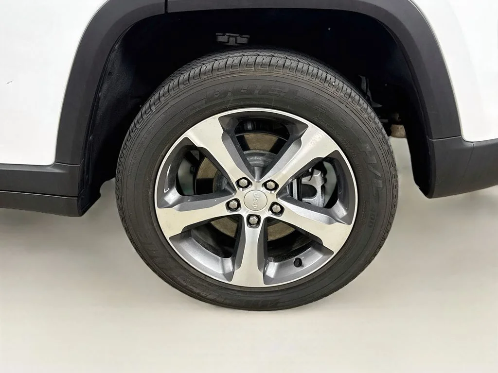 Used 2022 White Jeep 4xe image 30