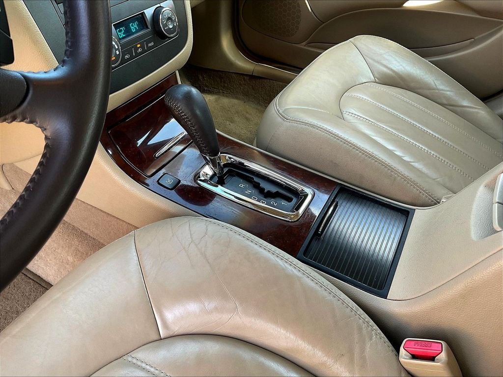 Used 2008 Gold Buick CXL image 20