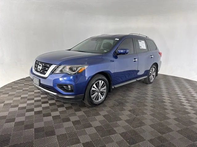 Used 2017 Blue Nissan SL image 4