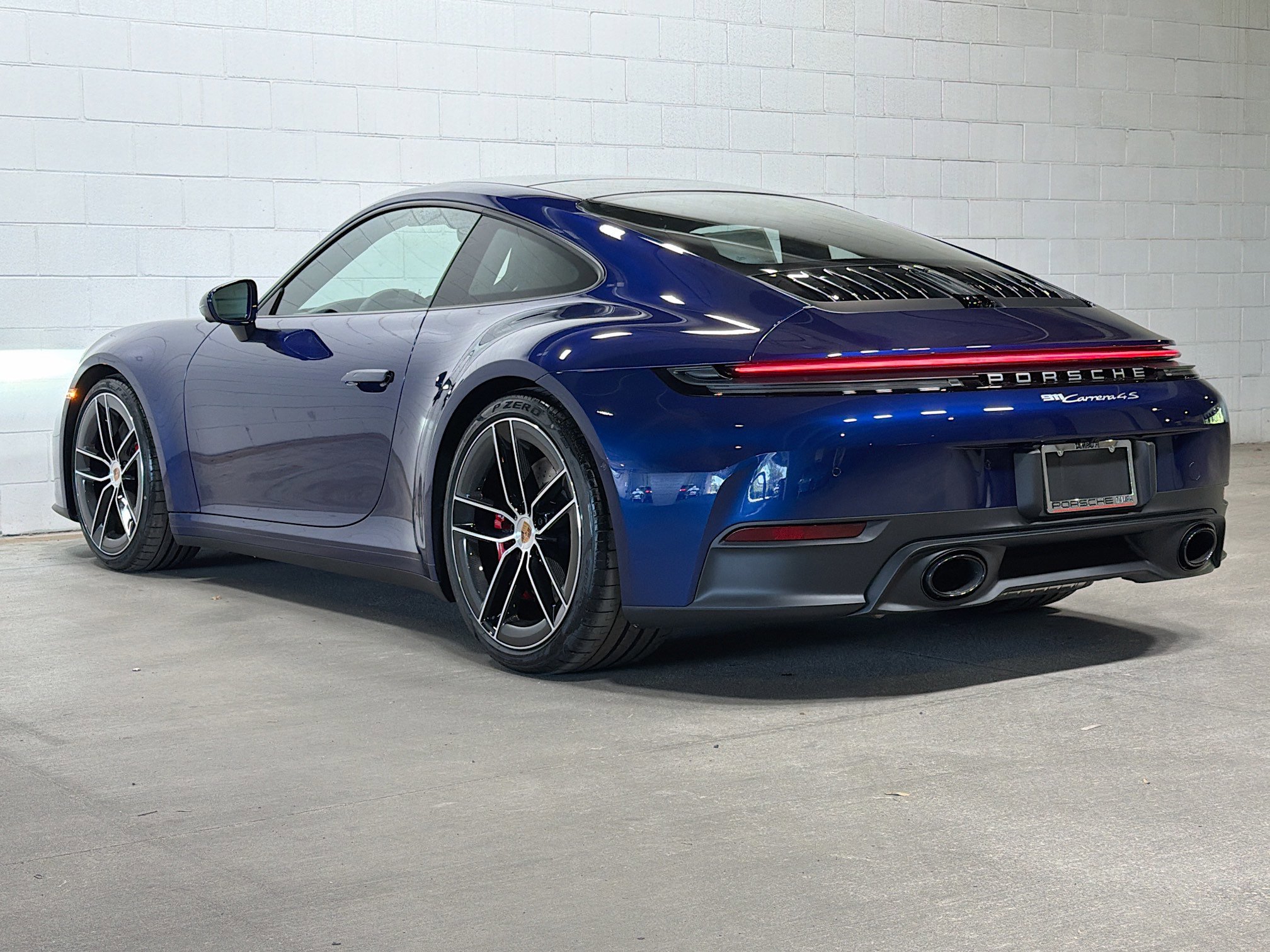New 2026 Gentian Blue Metallic Porsche Carrera 4S image 3